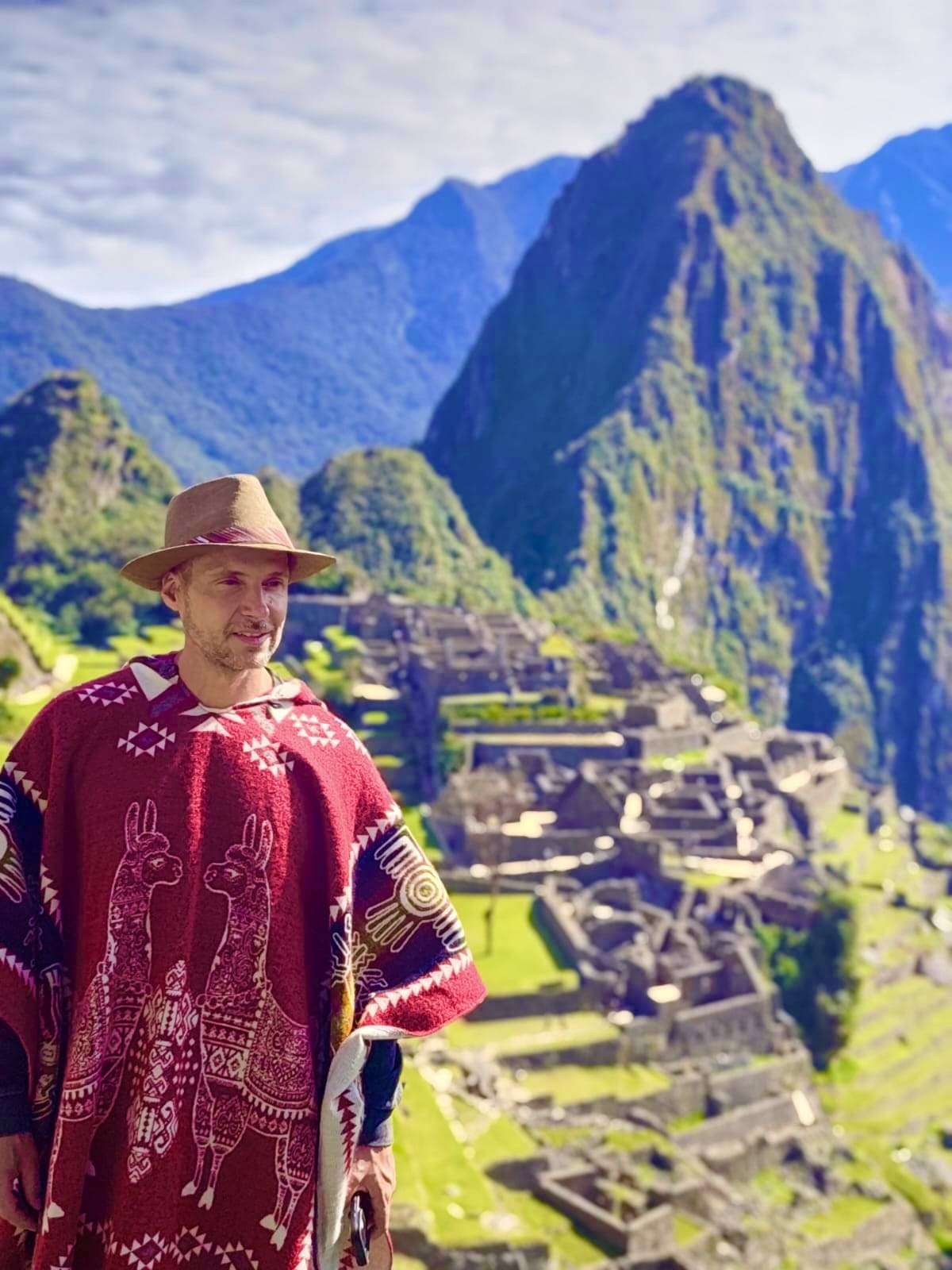 A continuación, te cuento los perfiles más frecuentes y el seguro que recomiendo según el tipo de viajero, para que sepas qué elegir dependiendo de cómo viajes.